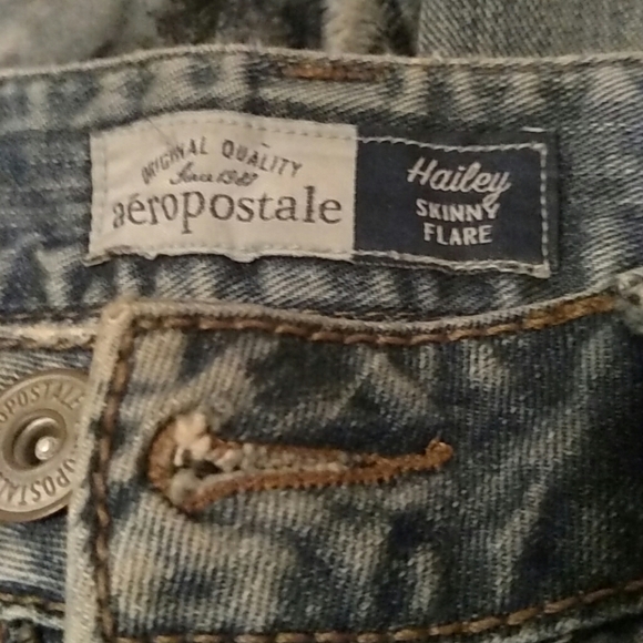 Skinny Flare Distressed Riped American Eagle Jeans - Picture 5 of 6